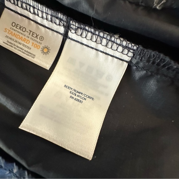 Lands’ End Lightweight Rain Jacket - Picture 12 of 14